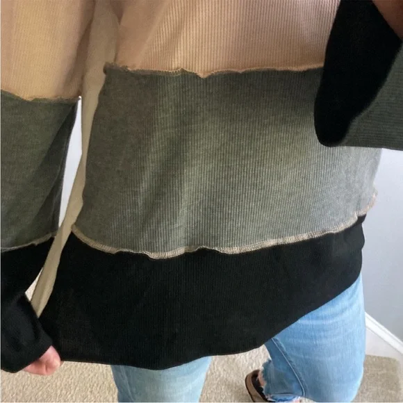 Waffle Knit, Color Block Long Sleeve Tunic Top - Picture 10 of 11